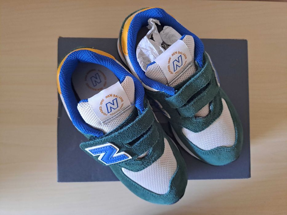 Детски маратонки New balance 29 номер, нови