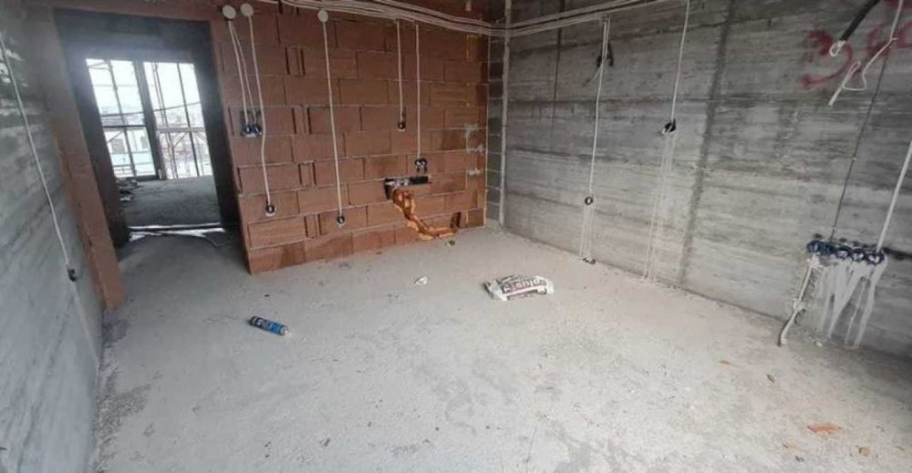 Продава се Двустаен апартамент в Пловдив, Беломорски - 64 кв.м за 954 €/кв.м - Снимка #1