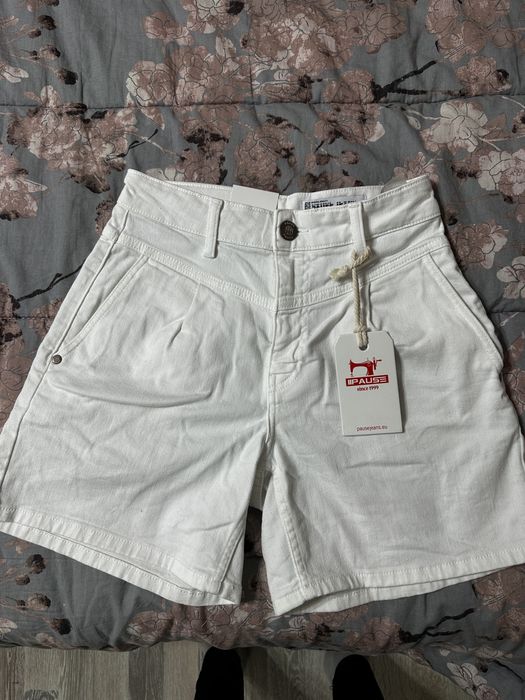 Бели дънки Pause