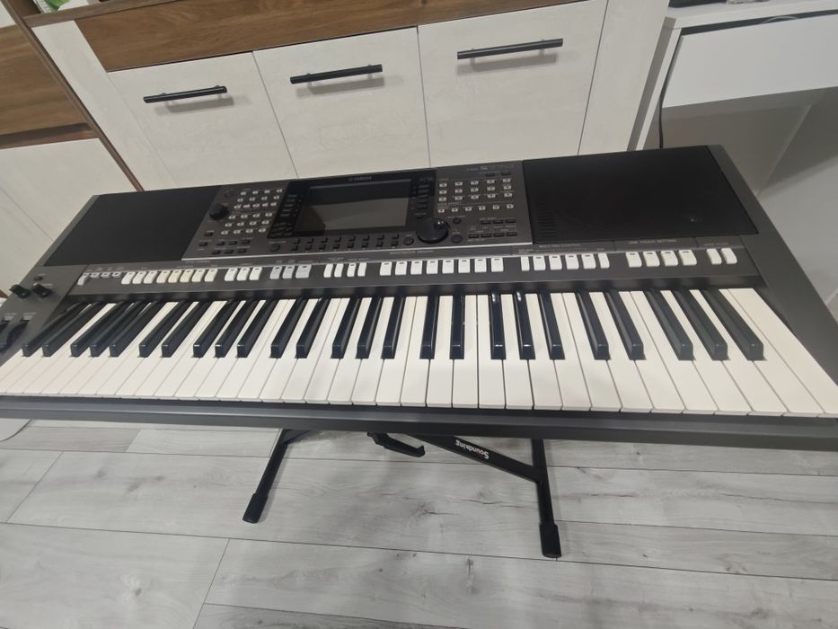 Yamaha PSR -S770