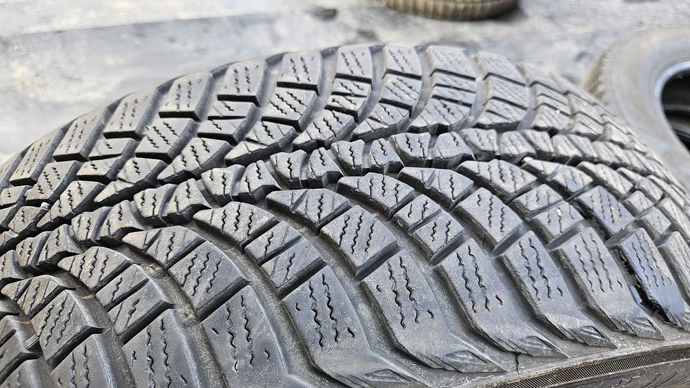 2бр като нови гуми 205 55 17 кумхо