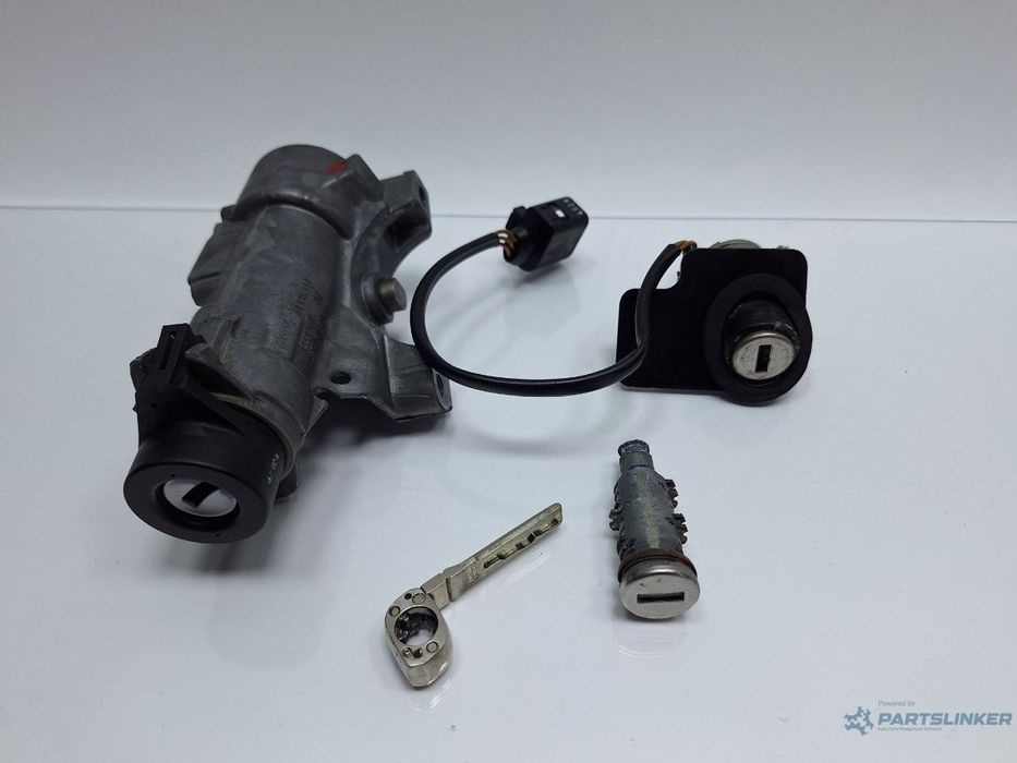 Contact de pornire cu cheie si butuci VOLKSWAGEN PASSAT 3B3 2000 - 2005 1.6 1.6 ALZ 4B0905851A , 3B0827573G