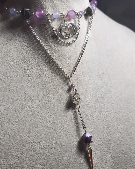 Обеци и гердани-готик, Луна, кристали, лунен камък, молец, чакри