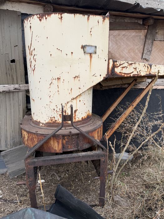 Мелачка за люцерна