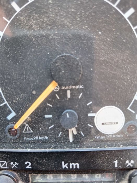 Продавам товарен камион  Volvo FLC