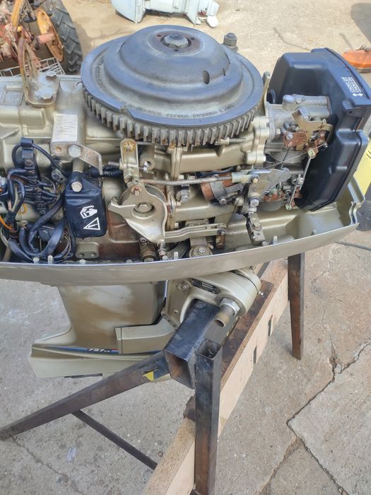 Мотор (двигател) за лодка Evinrude, за части или ремонт