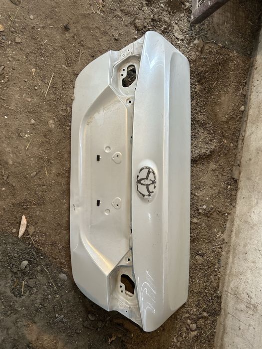 Продам багажник от камри 70