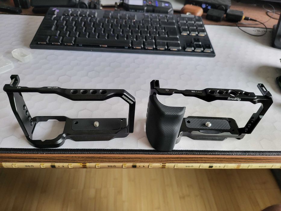 Cage Sony ZV-E10 Small Rig cu grip integrat