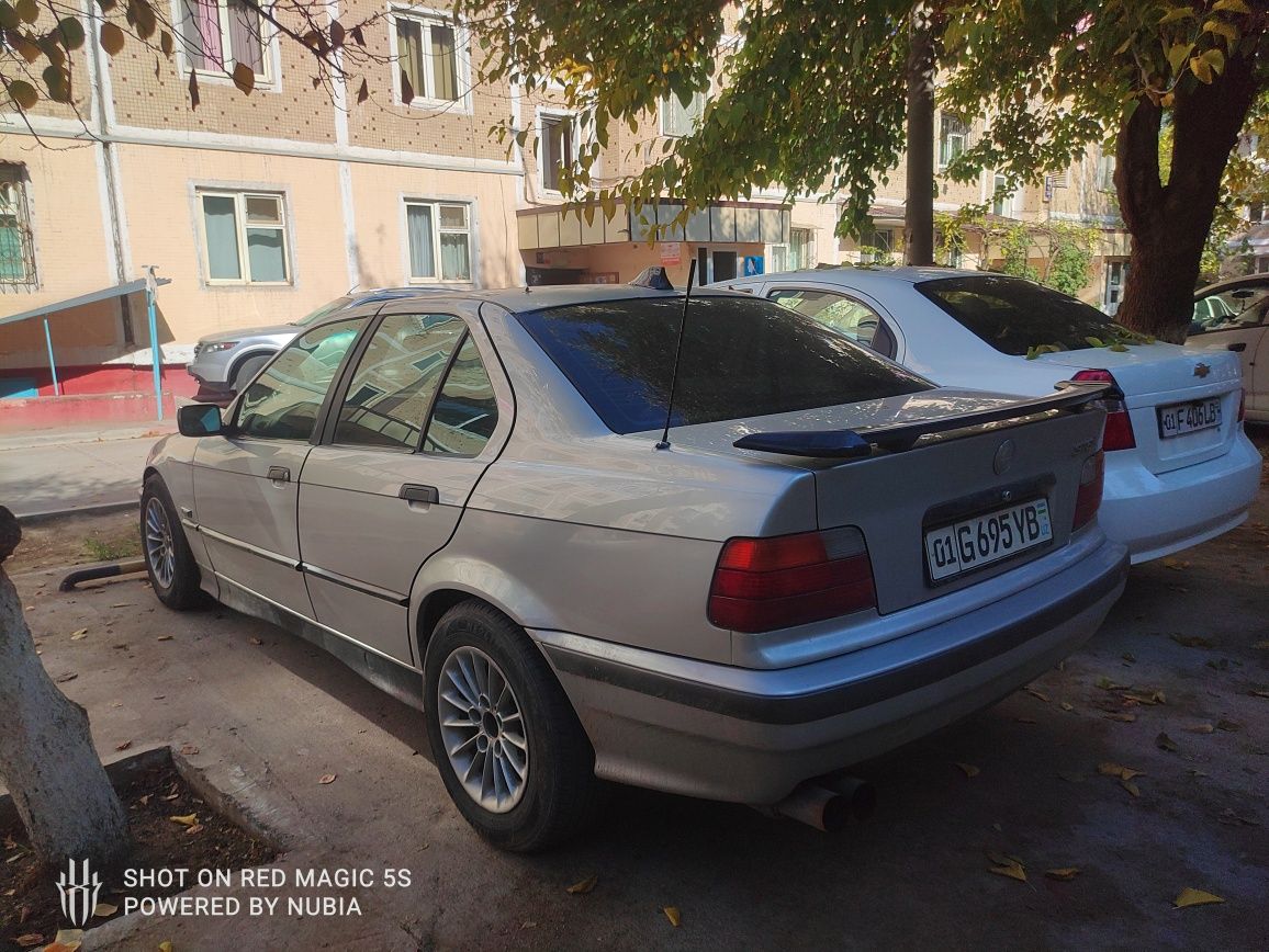 Bmw E36 318i sotiladi