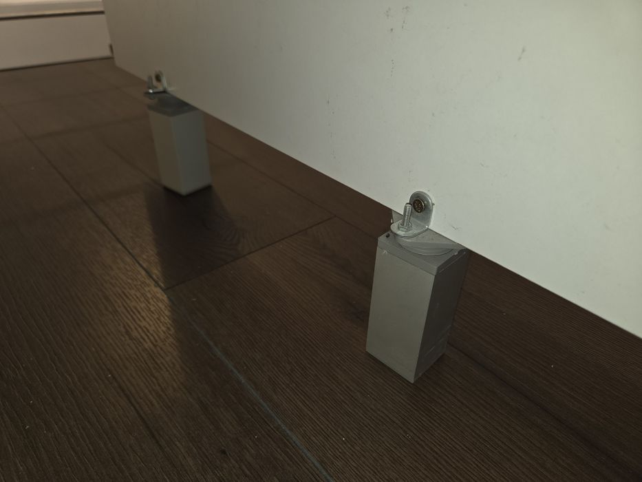 Se vinde birou pal + scaun ajustabil pe intalime