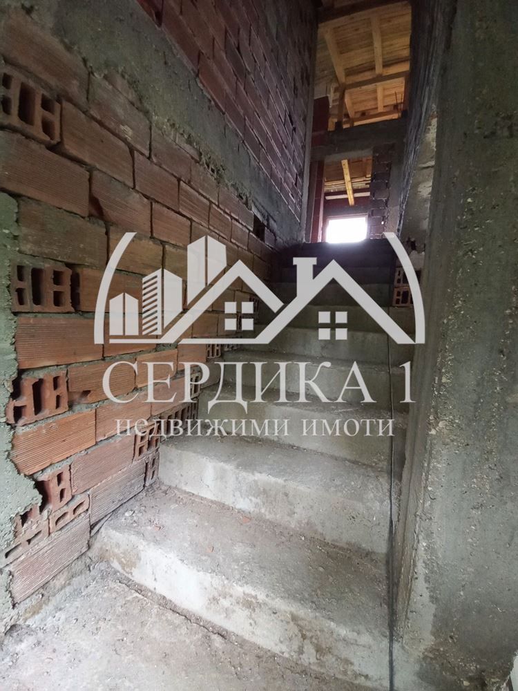 Продава се Къща в с. Мало село, Област Кюстендил - 300 кв.м за 175 €/кв.м - Снимка #11
