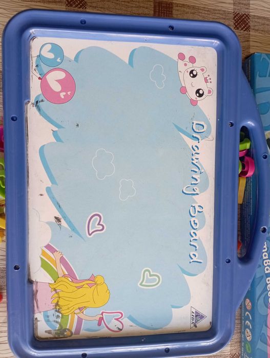 Почти нова магнитна дъска за писане и рисуване