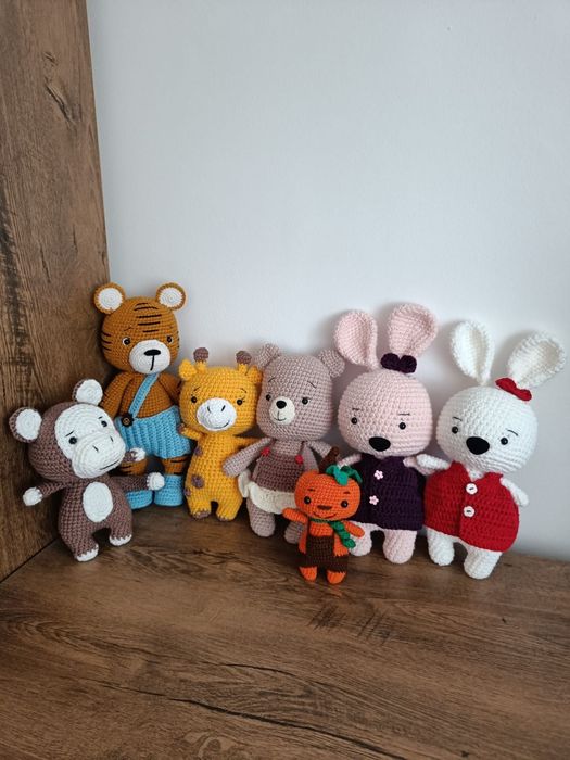 Vand maimutica de plus crosetata manual