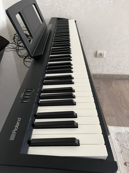 Цифровое пианино Роланд