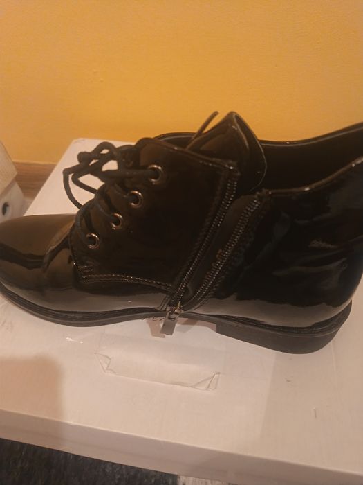 Боти лачени 37 номер