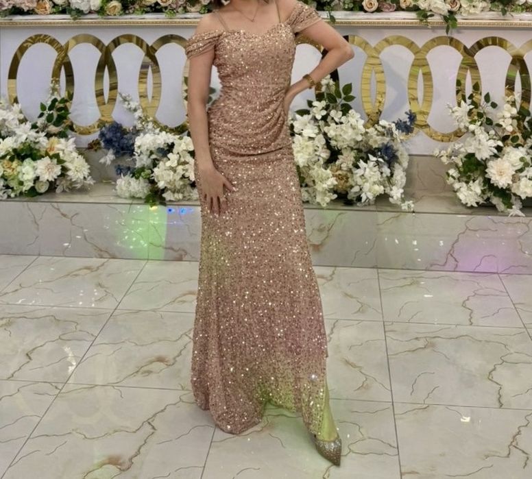 Продам очень милое платье.