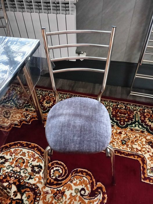 Стул кухний новый 6 шт ещё не пользовались.