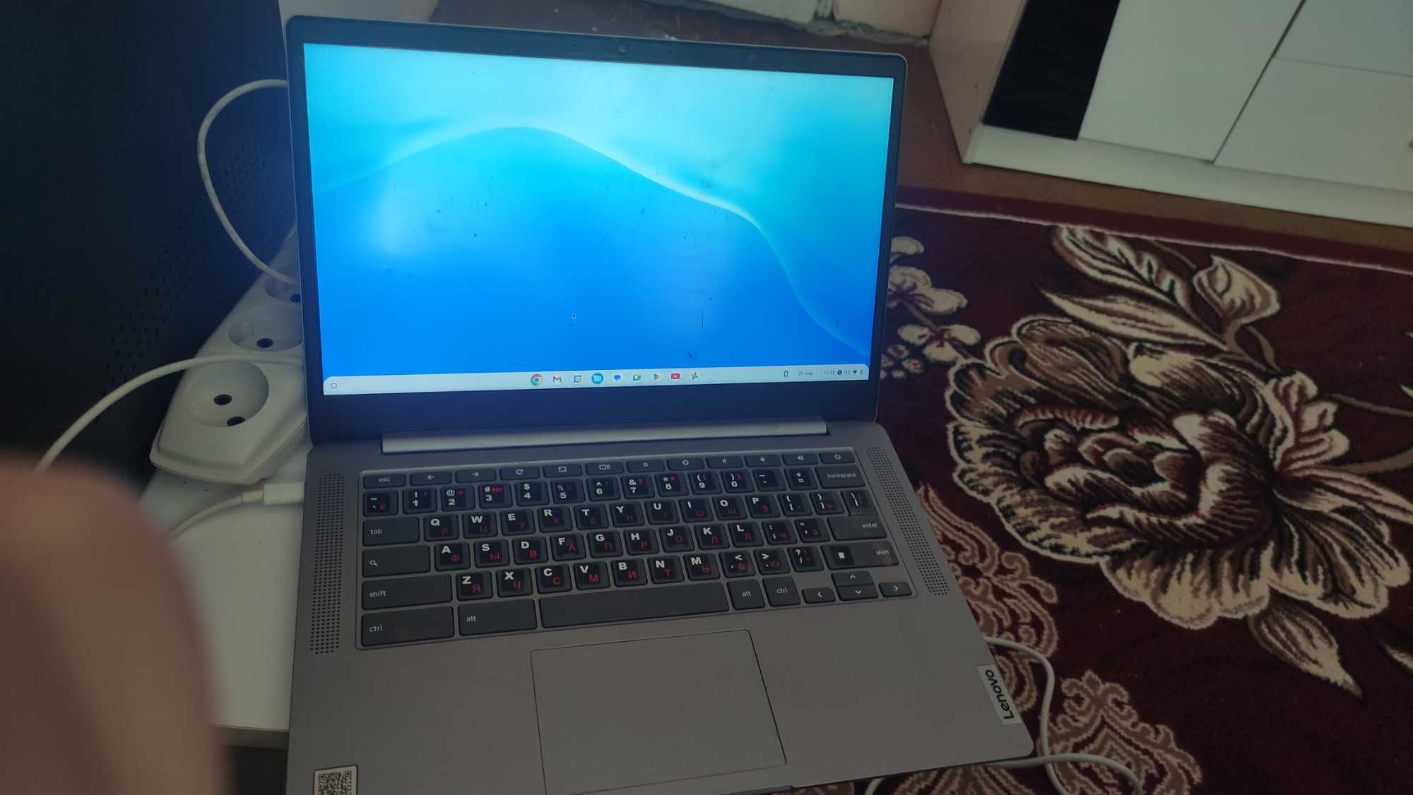 Chrome book satiladi