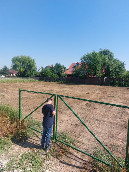 Închiriez Buldoexcavator Bobcat Miniexcavator compactor  vând nisip