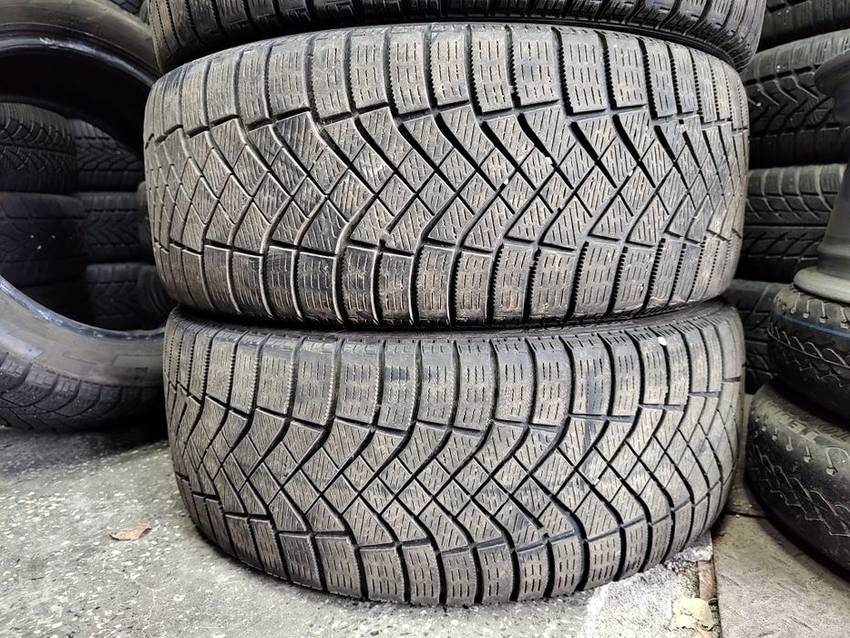 Продавам 4 зимни гуми 205/50/17 Pirelli