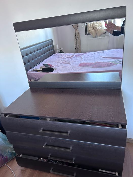 Comodă cu sertare : dimensiunil-100/138/ 52