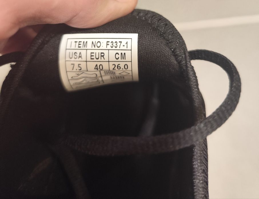 Adidași Nike măsură 40