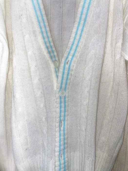 Цветни пуловери и жилетки