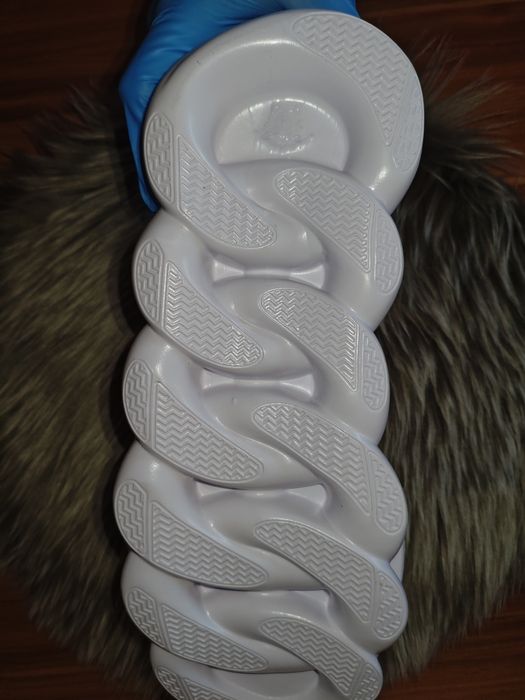 Versace chain Reaction white