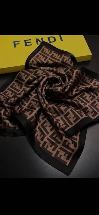 Eșarfă Fendi model 2026, 100% mătase, 90×90cm
