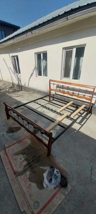 кровать без матраса