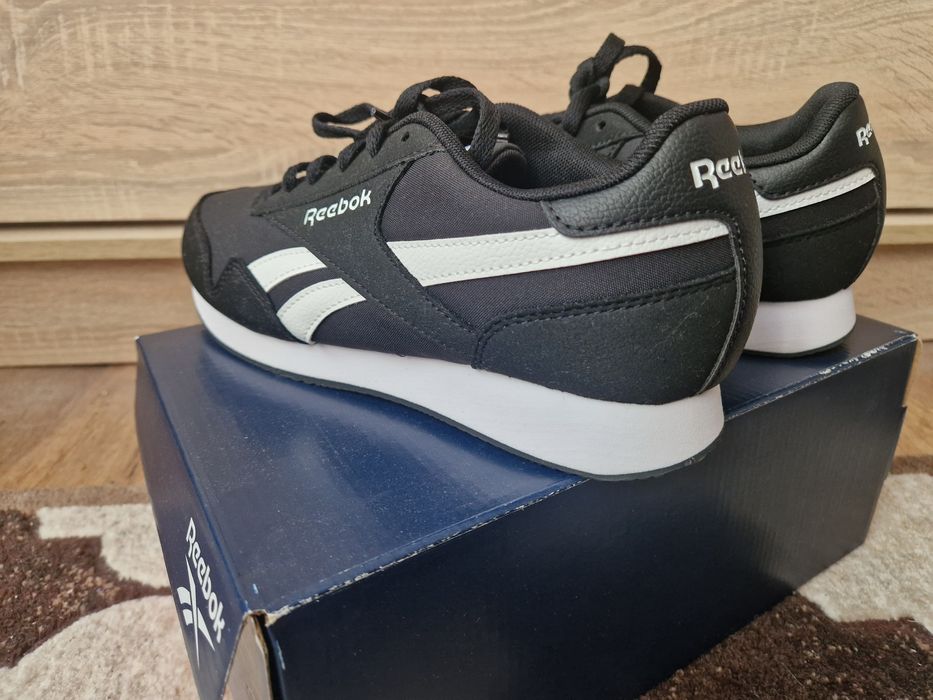 Reebok Royal nr 40 noi în cutie