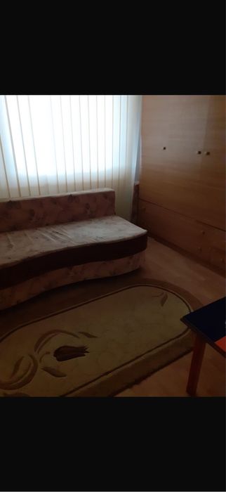 Vand apartament cu 4 camere,zona pietei centrale