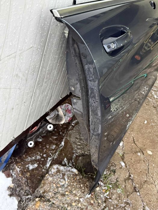 Usa portiera dreapta fata Audi A5 8t cod culoare LX7R