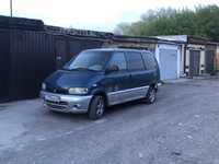 Nissan serena 1999