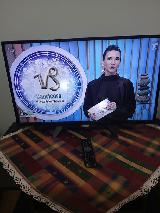 Vând TV marca Philips cu telecomandă