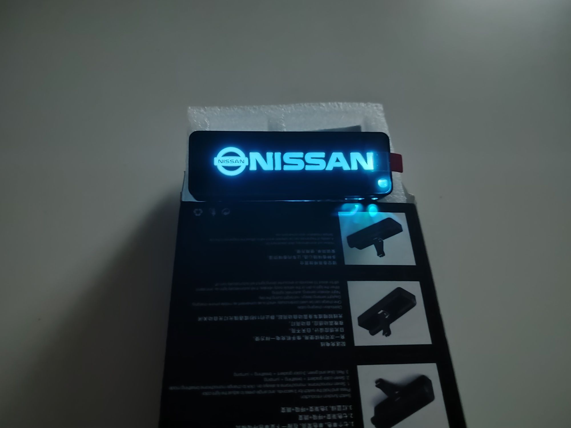 Ароматизатор с подсветкой Nissan