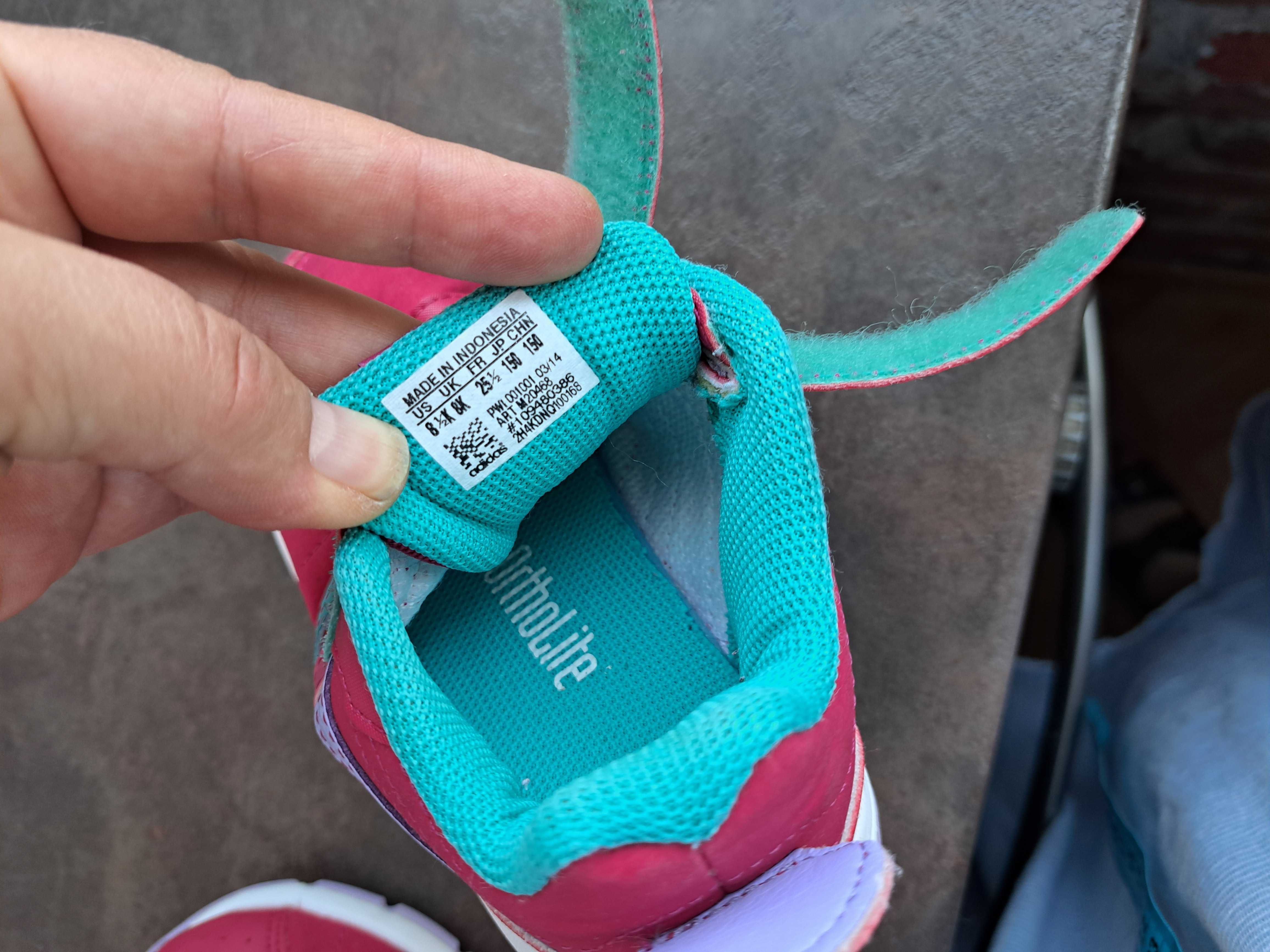 детски маратонки Adidas,кецове,спортни обувки,адидас,ном.25,5