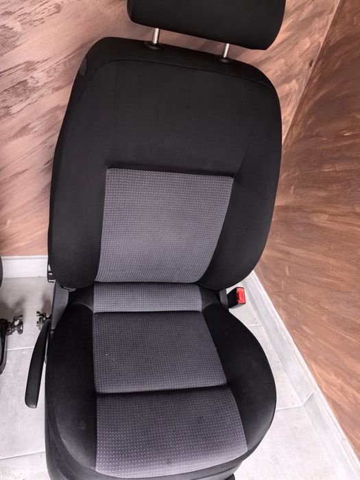 Седалки за Golf 4
