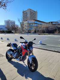 Vând motocicleta BMW F900R