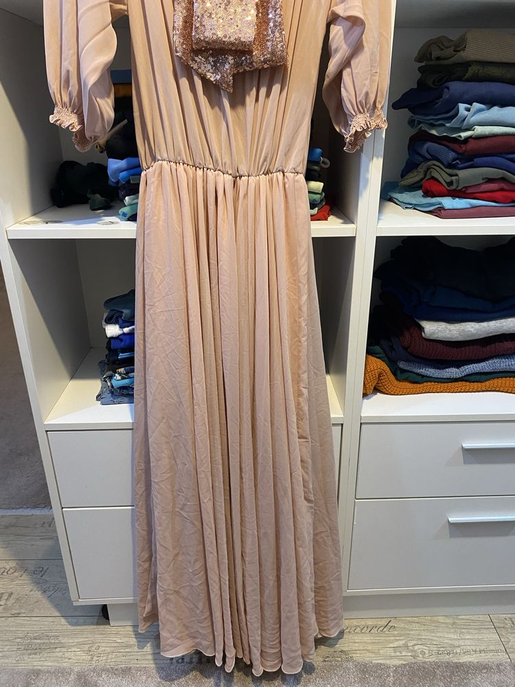 Rochie lunga roz pudrat