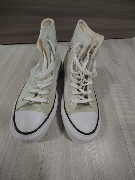 Tenesi damă converse