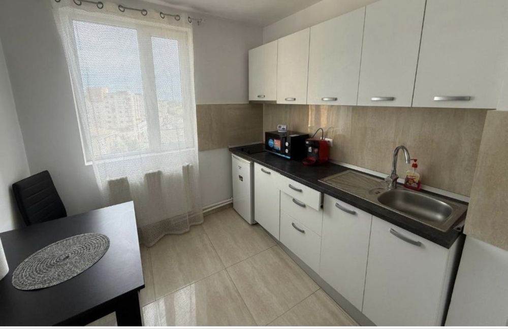 Închiriez apartament