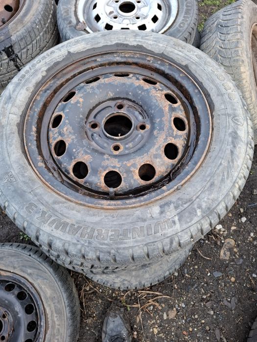 Vand 2 sau 4 jante R 14 ford focus 1 fiesta +anvelope 185 60 14 iarna