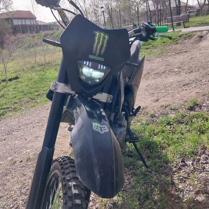 Мотоцик эндуро 250куб