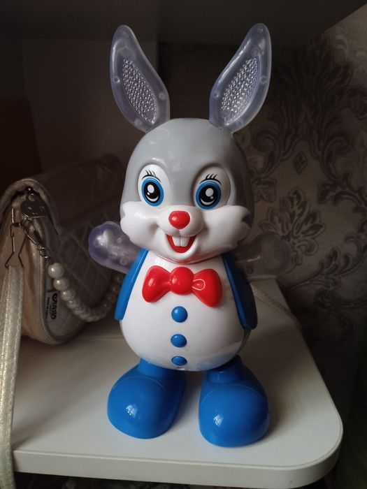 Зайка уже не интерактивная игрушка