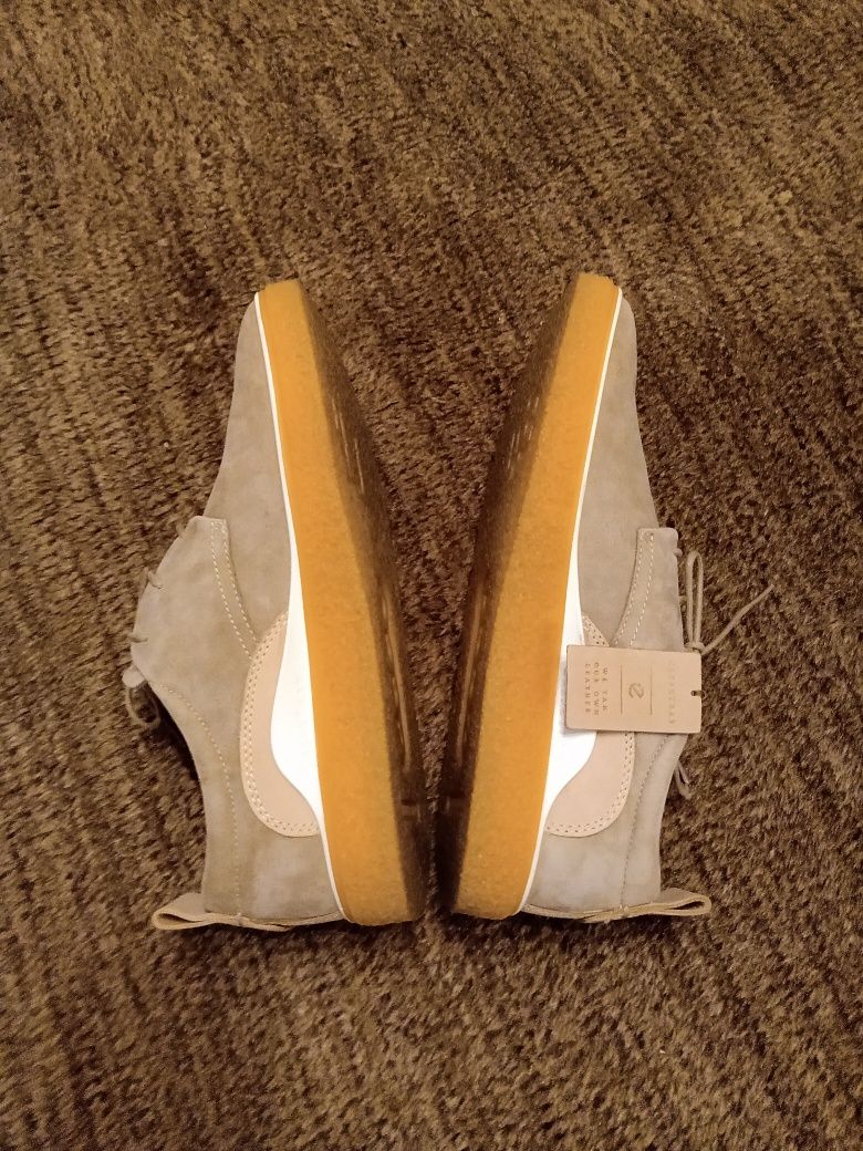 Pantofi din piele noi, Ecco.