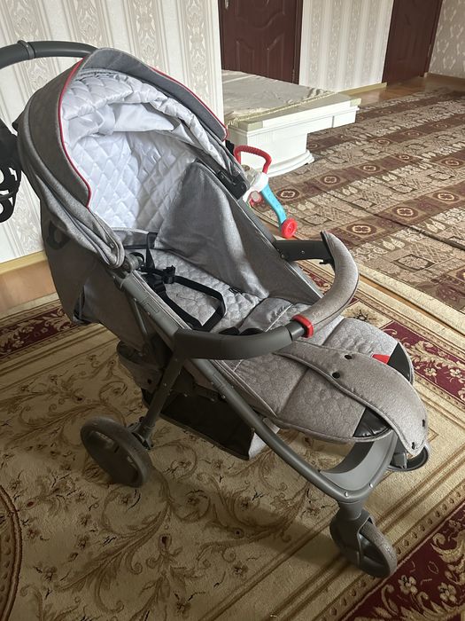 Новая коляска,в хорошем состоянии
