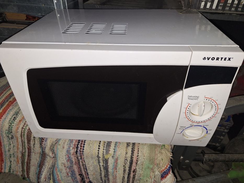 cuptor cu microunde vortex