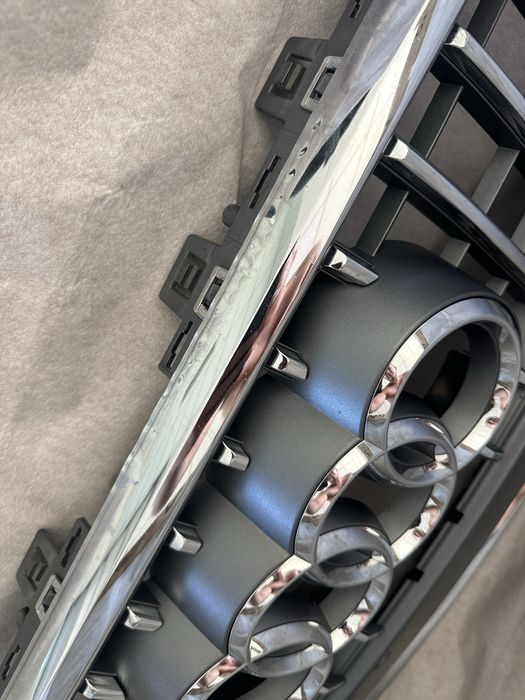 Audi A6 C7 Предна маска Оригинална