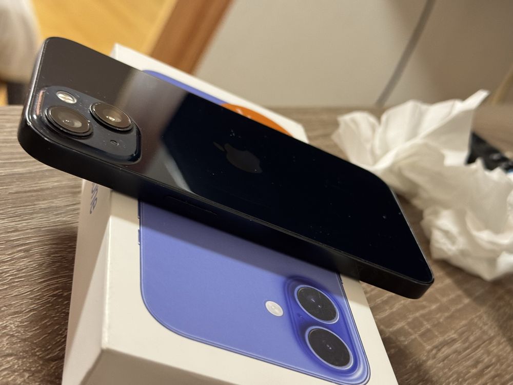Vand Iphone 13  detalii mai jos